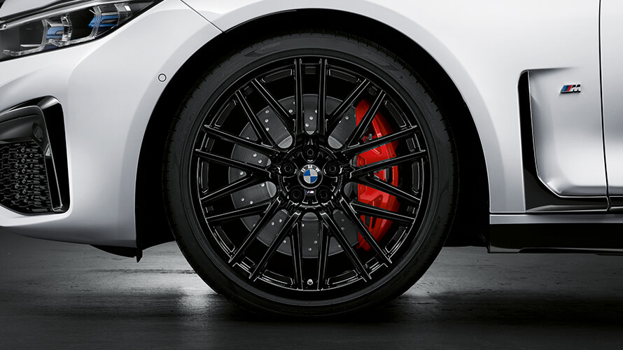 21” Double-Spoke 650 M in Jet Black Uni, Pirelli 21” Double-Spoke 650 M in Jet Black Uni, Pirelli